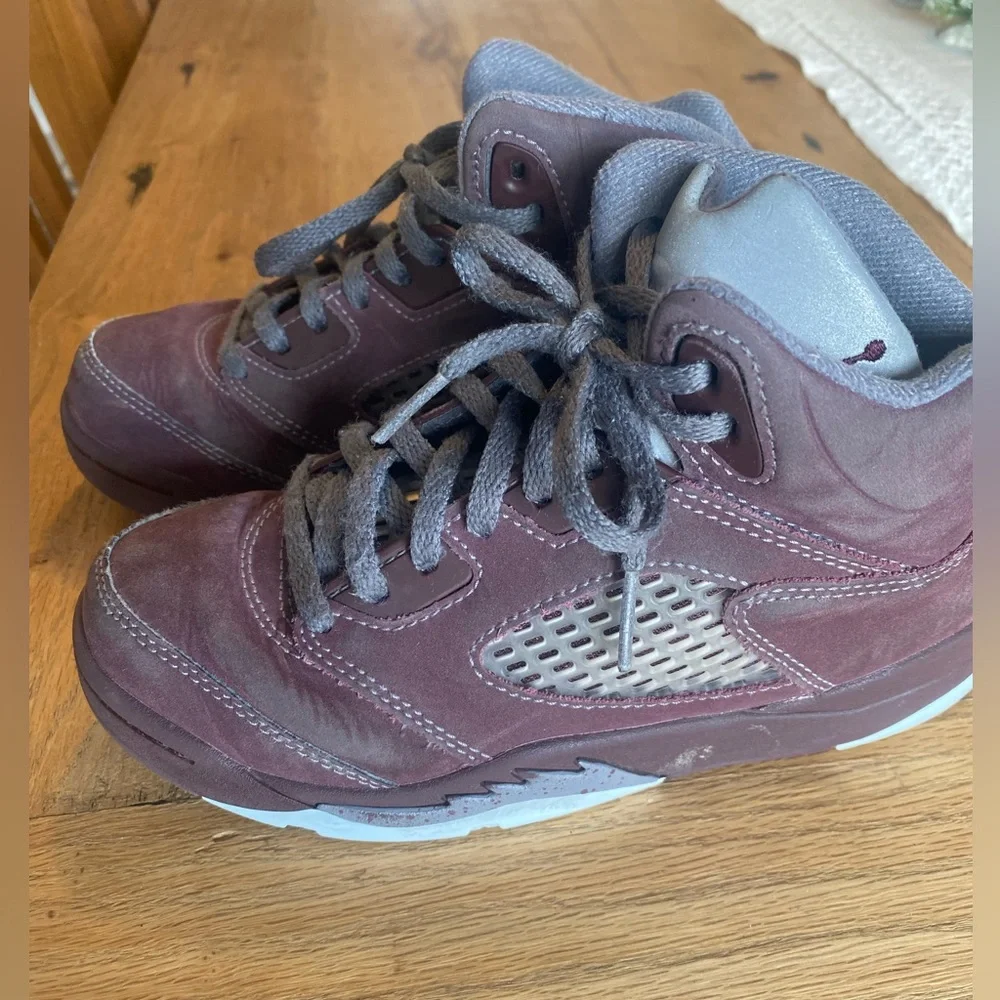 Nike Air Jordan 5 Retro Burgundy Boys 1Y‎ Preowned
